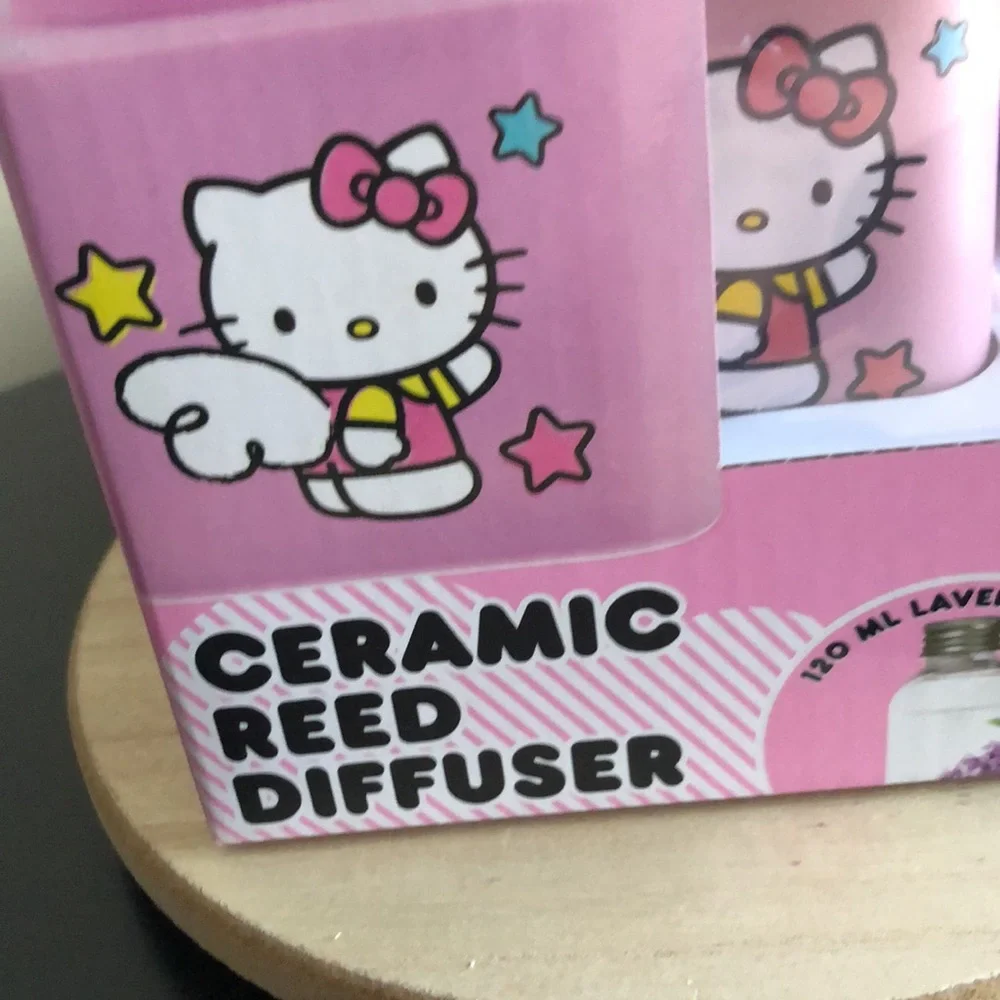 Hello Kitty Ceramic Reed Diffuser Home Decor Accent Display